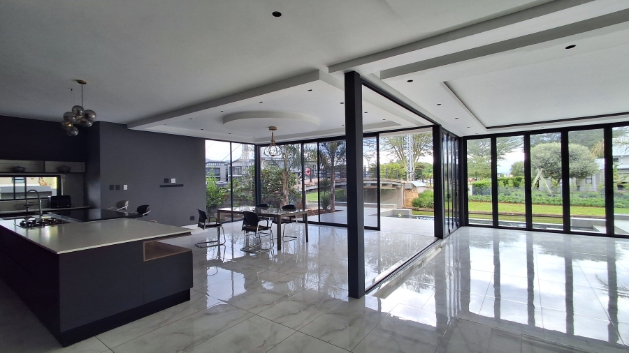 6 Bedroom Property for Sale in The Islands Estates North West